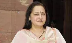 जयप्रदा हुई अदालत में पेश- कोर्ट ने दिये थे गिरफ्तारी के आदेश जयप्रदा हुई अदालत में पेश- कोर्ट ने दिये थे गिरफ्तारी के आदेश