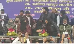 माफिया अतीक की पत्नी हुई हाथी पर सवार- थामा बसपा का दामन माफिया अतीक की पत्नी हुई हाथी पर सवार- थामा बसपा का दामन