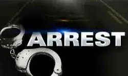 पुलिस की वर्दी में कर रहा था वसूली- निकला फर्जी दरोगा- हुआ अरेस्ट पुलिस की वर्दी में कर रहा था वसूली- निकला फर्जी दरोगा- हुआ अरेस्ट