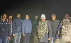 पुलिस कस्टडी से फरार इनामी बदमाश एनकाउंटर में किया ढेर