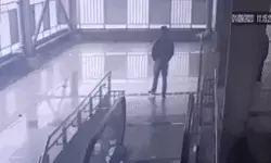 सीढ़ियों के पास घूम रहे छात्र ने मेट्रो स्टेशन से लगाई छलांग- हो गई....