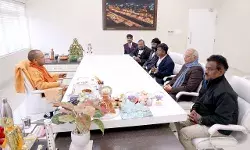 मिनिस्टर ने की CM योगी से चर्चा- PPP मोड पर बनेगी निराश्रित गोशालायें मिनिस्टर ने की CM योगी से चर्चा- PPP मोड पर बनेगी निराश्रित गोशालायें