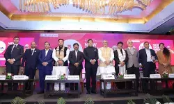 निवेश के आमंत्रण के लिये टीम योगी ने निकाला रोड शो- गिनाई खूबियां निवेश के आमंत्रण के लिये टीम योगी ने निकाला रोड शो- गिनाई खूबियां