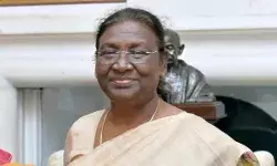 राष्ट्रपति के पैर छूने का प्रयास पड़ा भारी- महिला इंजीनियर सस्पेंड राष्ट्रपति के पैर छूने का प्रयास पड़ा भारी- महिला इंजीनियर सस्पेंड