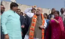 वो काटा- मकर सक्रांति पर गृहमंत्री ने की पतंगबाजी- लड़ाये पेंच