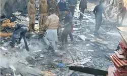 प्लाईवुड के गोदाम में लगी भीषण आग में 10 लाख का माल राख