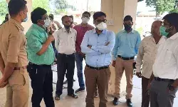 कलेक्टर और एसपी ने घटना स्थल का दौरा कर आवश्यक निर्देश दिए कलेक्टर और एसपी ने घटना स्थल का दौरा कर आवश्यक निर्देश दिए