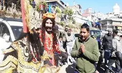 सड़क पर उतरे यमराज और चित्रगुप्त ने पढ़ाया यातायात नियमों का पाठ सड़क पर उतरे यमराज और चित्रगुप्त ने पढ़ाया यातायात नियमों का पाठ