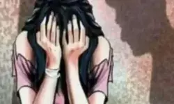 छात्रा से रेलवे स्टेशन पर दुष्कर्म- आरोपी रेलकर्मी अरेस्ट एवं निलंबित