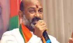 बोले बांदी संजय बीआरएस की जनसभा रिलीज से पहले फ्लॉप फिल्म जैसी बोले बांदी संजय बीआरएस की जनसभा रिलीज से पहले फ्लॉप फिल्म जैसी