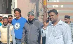 रोटियां नहीं मिली गरम तो हलवाईयो की दौड़ा दौड़ाकर ली खबर रोटियां नहीं मिली गरम तो हलवाईयो की दौड़ा दौड़ाकर ली खबर