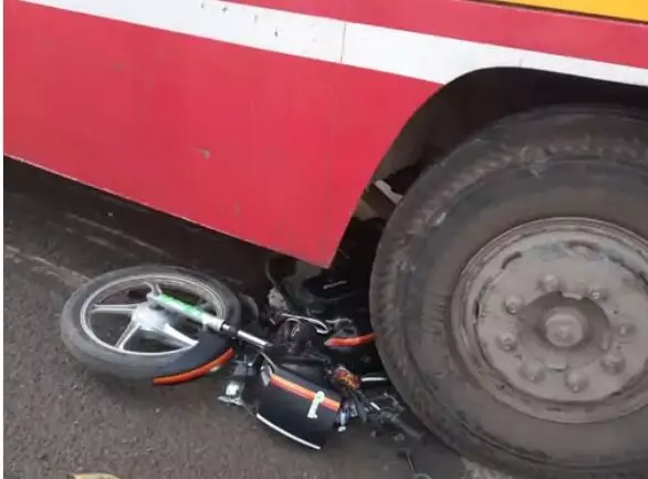 रोडवेज बस व बाइक की आमने-सामने की भिड़ंत- दो की मौत रोडवेज बस व बाइक की आमने-सामने की भिड़ंत- दो की मौत