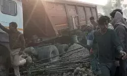 काल बनकर दौड़े बेकाबू ट्रेलर ने कई रौंदे- सभी की मौत- चालक गंभीर काल बनकर दौड़े बेकाबू ट्रेलर ने कई रौंदे- सभी की मौत- चालक गंभीर