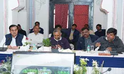 रेल यात्रियों के लिये सुविधाएं मांगने केवल चार सांसद बैठक में पहुंचे रेल यात्रियों के लिये सुविधाएं मांगने केवल चार सांसद बैठक में पहुंचे