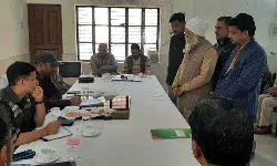 संपूर्ण समाधान दिवस में एडीएम ई ने सुनी समस्याएं- अफसरों से बोले... संपूर्ण समाधान दिवस में एडीएम ई ने सुनी समस्याएं- अफसरों से बोले...