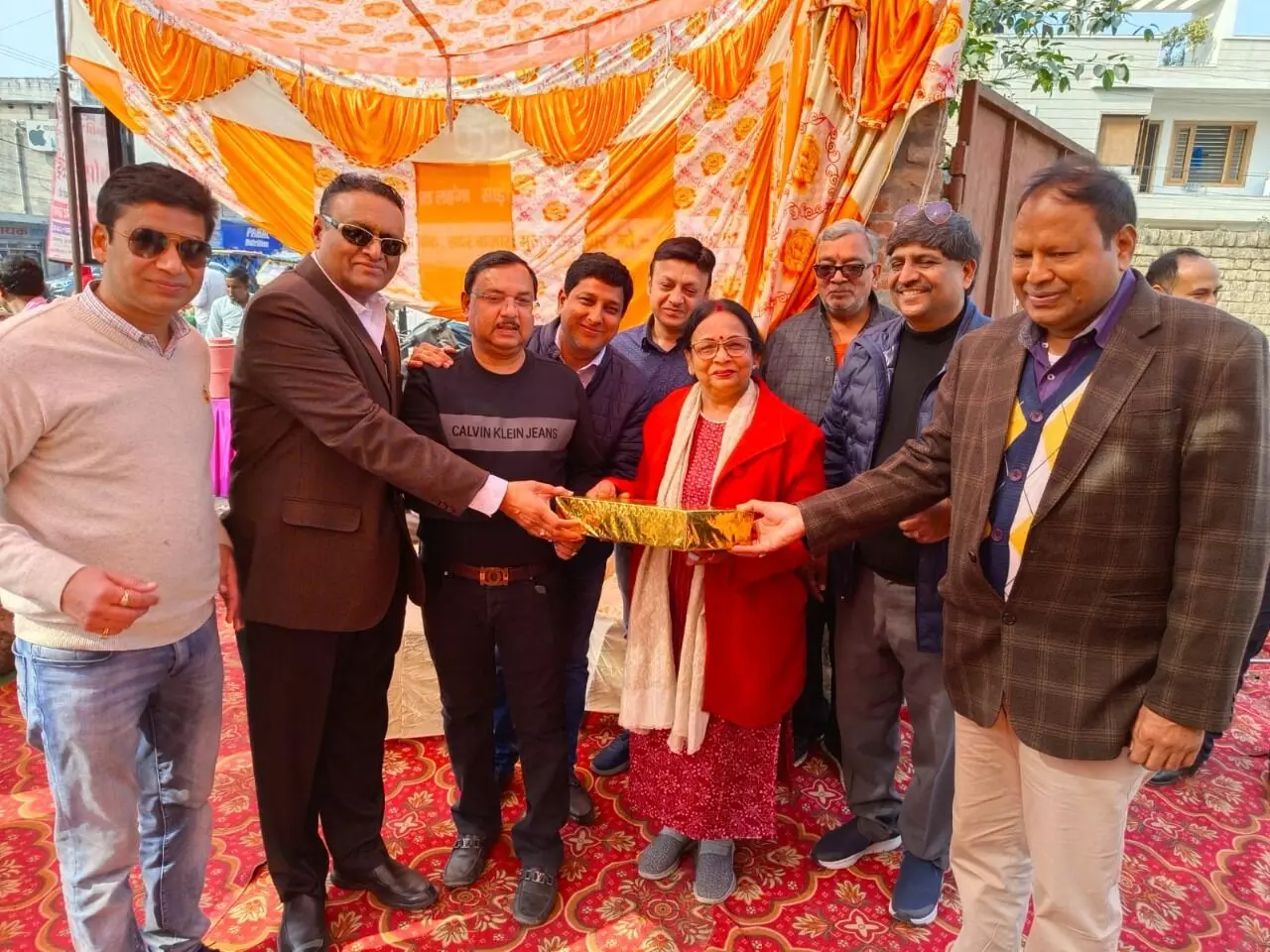 जानसठ रोड पर दिव्य रसोई में पांच रुपये में मिला भरपेट भोजन