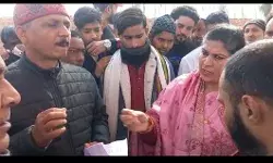 गंदे नाले के निर्माण का विरोध कर ग्रामीणों ने थामी जेसीबी की गड़गड़ाहट गंदे नाले के निर्माण का विरोध कर ग्रामीणों ने थामी जेसीबी की गड़गड़ाहट