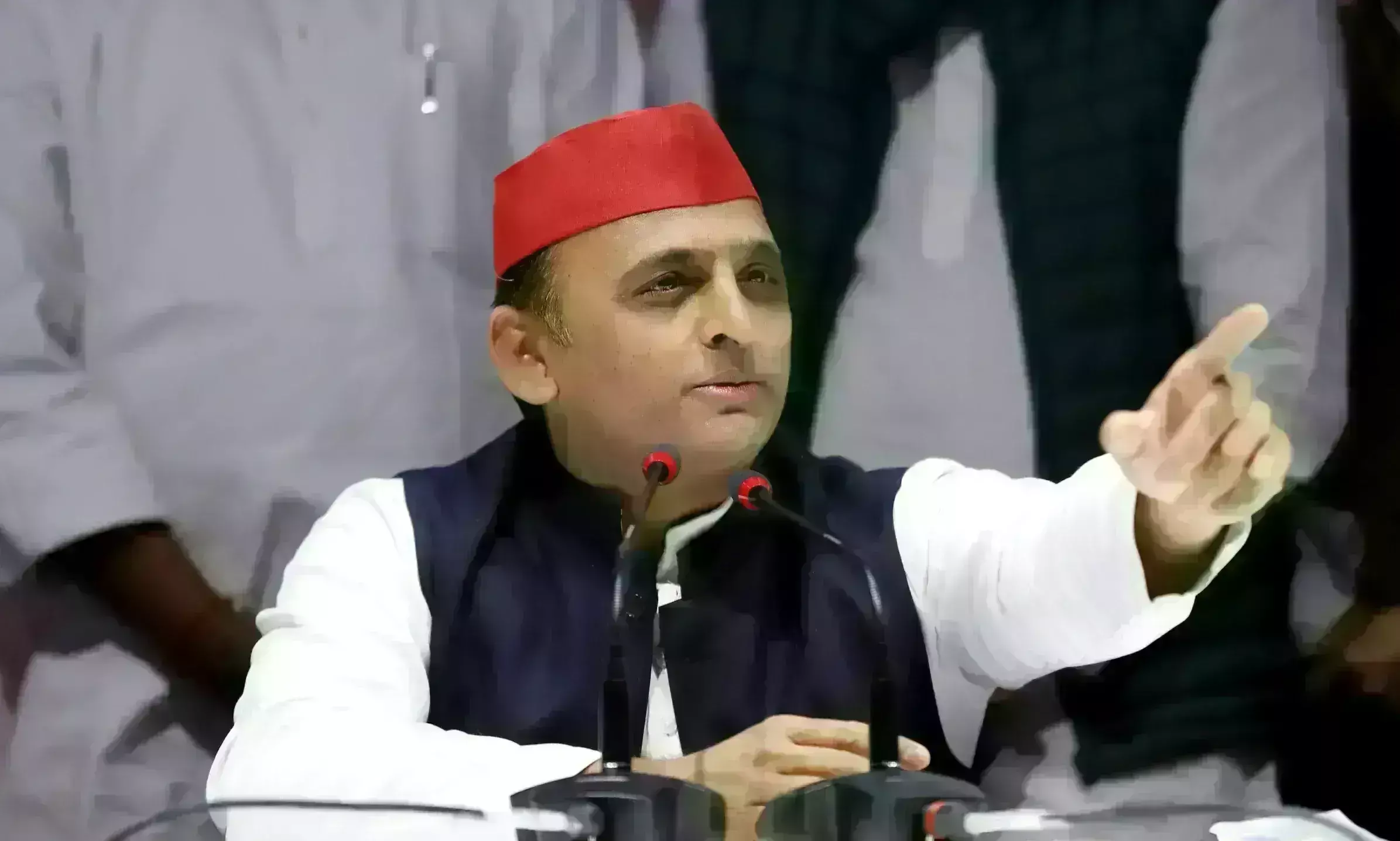 अखिलेश ने बोला हमला- भाजपा ने देश की अर्थव्यवस्था को किया खोखला अखिलेश ने बोला हमला- भाजपा ने देश की अर्थव्यवस्था को किया खोखला