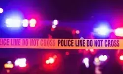 नए साल के जश्न में चली दनादन गोलियां- कई लोगों के मरने की आशंका