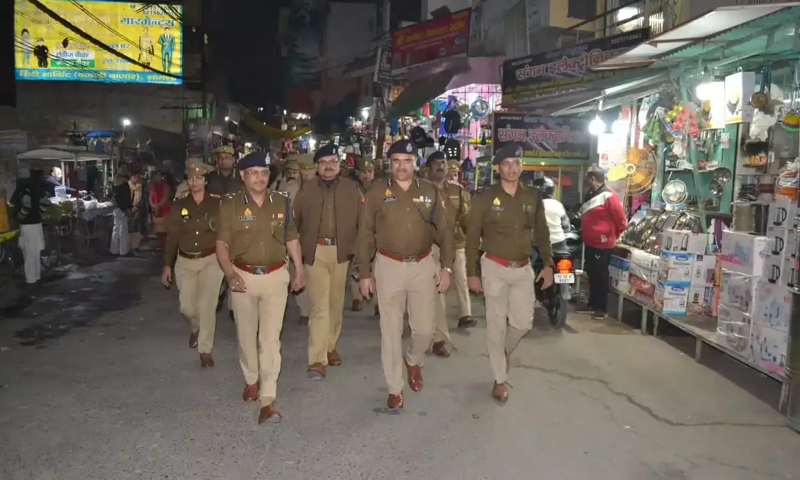 ADG-DIG ने कप्तान सहित आलाधिकारियों संग किया पैदल गस्त