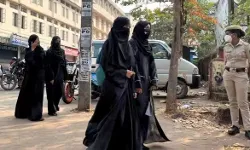 हिजाब पर प्रतिबंध- तुरंत सुनवाई को तैयार हुआ सुप्रीम कोर्ट
