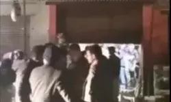 शादी समारोह में गए युवक की गोली मारकर हत्या- मचा कोहराम शादी समारोह में गए युवक की गोली मारकर हत्या- मचा कोहराम