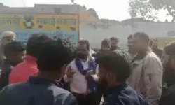 डॉक्टर भीमराव के चित्र पर फेंकी गंदगी- भीम आर्मी का हंगामा- पुलिस ने.. डॉक्टर भीमराव के चित्र पर फेंकी गंदगी- भीम आर्मी का हंगामा- पुलिस ने..