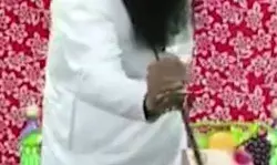 जुटे बीजेपी एमपी एमएलए- पैरोल पर आते राम रहीम ने तलवार से काटा केक जुटे बीजेपी एमपी एमएलए- पैरोल पर आते राम रहीम ने तलवार से काटा केक