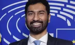 पूर्व सीएम के बेटे ने छोड़ा हाथ का साथ- दिया सभी पदों से इस्तीफा पूर्व सीएम के बेटे ने छोड़ा हाथ का साथ- दिया सभी पदों से इस्तीफा