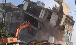 पेपरलीक मास्टरमाइंड से अब वसूले जाएंगे घर तोड़ने के 28 लाख पेपरलीक मास्टरमाइंड से अब वसूले जाएंगे घर तोड़ने के 28 लाख