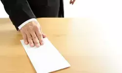 एमएलए की पत्नी पर गिरी गाज- जिला पंचायत अध्यक्ष पद से हटाया एमएलए की पत्नी पर गिरी गाज- जिला पंचायत अध्यक्ष पद से हटाया