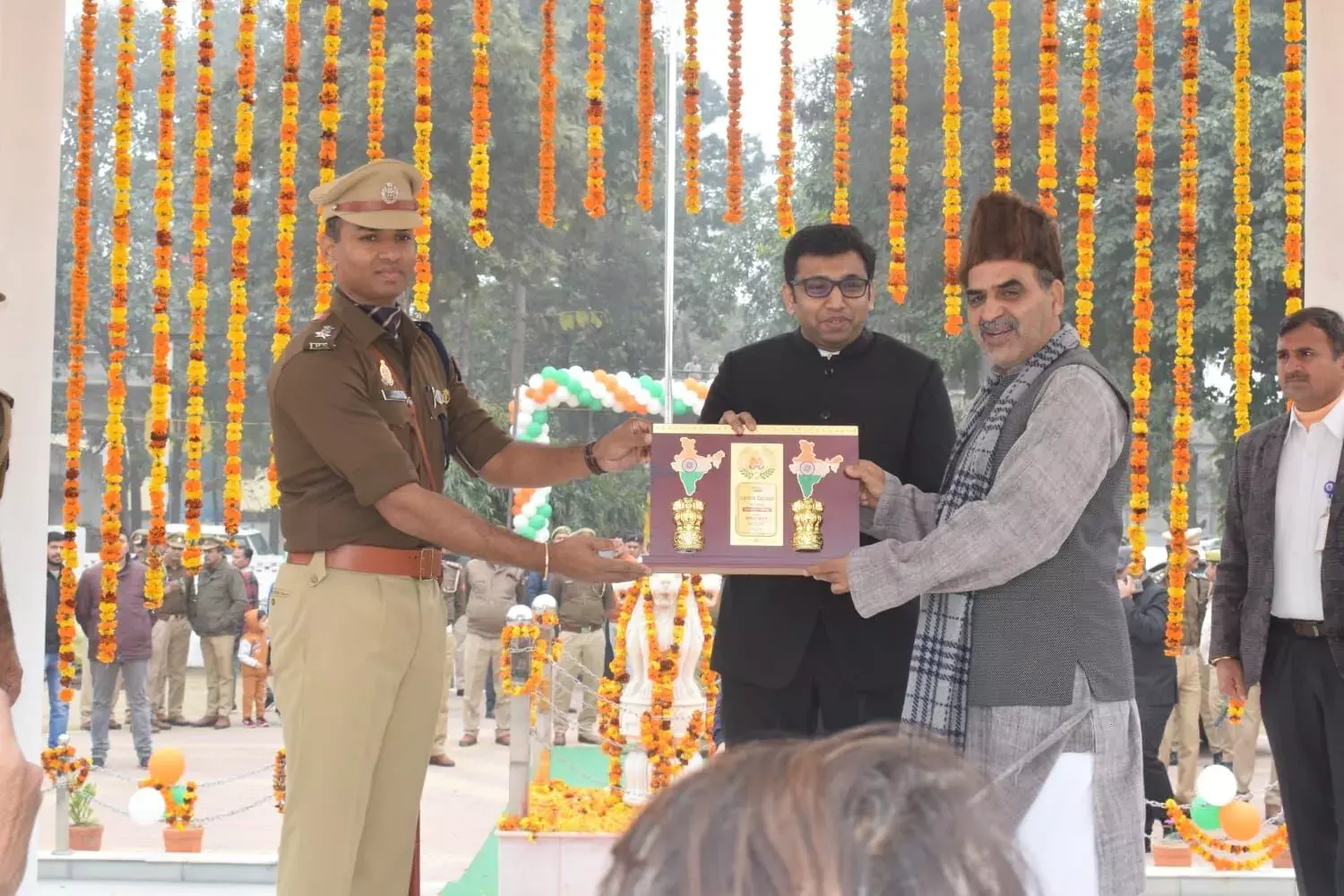 बोले डीएम- ऐसा कोई कार्य न करे जिससे गणतन्त्र व लोकतन्त्र को हानि हो बोले डीएम- ऐसा कोई कार्य न करे जिससे गणतन्त्र व लोकतन्त्र को हानि हो