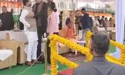 डिप्टी CM की बगल में बैठने को मौजूदा मंत्री व पूर्व मंत्री के बीच होड़ डिप्टी CM की बगल में बैठने को मौजूदा मंत्री व पूर्व मंत्री के बीच होड़