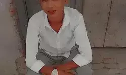 छत पर पतंग उड़ा रहे किशोर की हाईटेंशन लाइन की चपेट में आकर मौत छत पर पतंग उड़ा रहे किशोर की हाईटेंशन लाइन की चपेट में आकर मौत