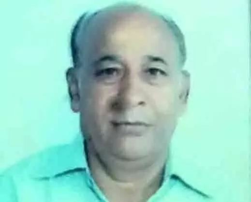 पुल पर लगे जाम में फंसे रिटायर्ड फैक्ट्री कर्मी की ऐसे चली गई जान पुल पर लगे जाम में फंसे रिटायर्ड फैक्ट्री कर्मी की ऐसे चली गई जान