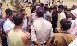 चुनावी रंजिश में पिता-पुत्र पर हमला, पिता की मौत पुत्र गंभीर घायल चुनावी रंजिश में पिता-पुत्र पर हमला, पिता की मौत पुत्र गंभीर घायल