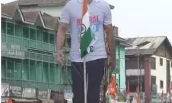 राहुल के ध्वजारोहण को केंद्रीय मंत्री ने बताया ध्वज संहिता का अपमान