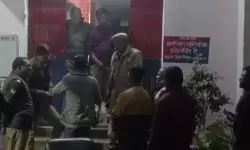 फल विक्रेता से विवाद के बाद बीजेपी नेता व उसके बेटों का पुलिस पर हमला फल विक्रेता से विवाद के बाद बीजेपी नेता व उसके बेटों का पुलिस पर हमला