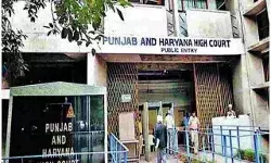 लो जी हाईकोर्ट पहुंचा डेरा मुखिया के सामने शादी का मामला- याचिका खारिज लो जी हाईकोर्ट पहुंचा डेरा मुखिया के सामने शादी का मामला- याचिका खारिज