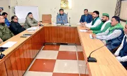 समीक्षा बैठक कर डीएम ने अफसरों को दिए निर्देश- किसानों की समस्याओं का.. समीक्षा बैठक कर डीएम ने अफसरों को दिए निर्देश- किसानों की समस्याओं का..