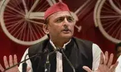 अखिलेश के प्लेन की लैंडिंग की परमिशन नहीं मिलने से बिफरी सपा बोली.. अखिलेश के प्लेन की लैंडिंग की परमिशन नहीं मिलने से बिफरी सपा बोली..