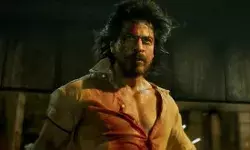 दीवानगी की हदें पार- परिवार के साथ पठान देखने आया सरहद पार