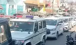 जाम में फंसा कैबिनेट मंत्री का काफिला जिला पंचायत अध्यक्ष ने की.. जाम में फंसा कैबिनेट मंत्री का काफिला जिला पंचायत अध्यक्ष ने की..