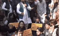 दिल्ली मेयर चुनाव- आप एवं बीजेपी की अब सड़क पर जोर आजमाइश दिल्ली मेयर चुनाव- आप एवं बीजेपी की अब सड़क पर जोर आजमाइश