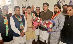 कांग्रेसी नेता की दावत में बीजेपी नेताओं ने लिए चटखारे कांग्रेसी नेता की दावत में बीजेपी नेताओं ने लिए चटखारे