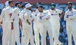 दूसरी पारी में ऑस्ट्रेलिया घुटने टेक 91 रन पर हुई ढेर-अश्विन जडेजा हीरो दूसरी पारी में ऑस्ट्रेलिया घुटने टेक 91 रन पर हुई ढेर-अश्विन जडेजा हीरो