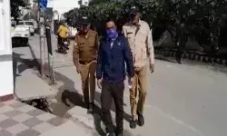 पुलिस कस्टडी में पटवारी परीक्षा देने सेंटर पर पहुंचा हत्यारोपी पुलिस कस्टडी में पटवारी परीक्षा देने सेंटर पर पहुंचा हत्यारोपी