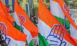 सरकार लाने के लिए कांग्रेस ने की जनता को पांच और गारंटियां देने की घोषणाएं सरकार लाने के लिए कांग्रेस ने की जनता को पांच और गारंटियां देने की घोषणाएं