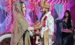 रूसी लड़की का यूपी के छोरे पर आया दिल- परिवार संग पहुंच लिए सात फेरे रूसी लड़की का यूपी के छोरे पर आया दिल- परिवार संग पहुंच लिए सात फेरे