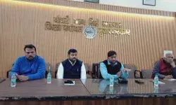 डीएम का ऐलान- रात 10 बजे के बाद बजा डीजे तो देखनी पड़ेगी हवालात डीएम का ऐलान- रात 10 बजे के बाद बजा डीजे तो देखनी पड़ेगी हवालात